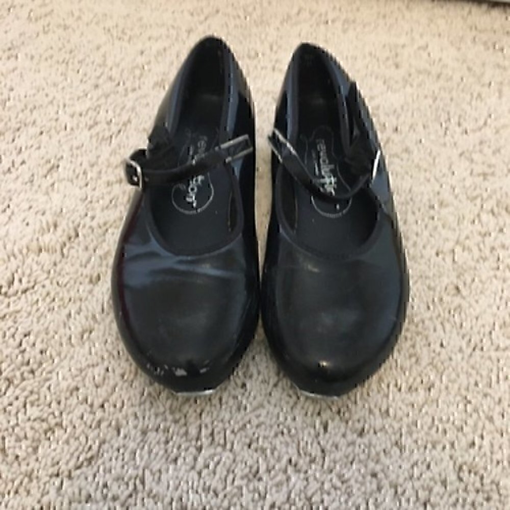 Girls size 2AD black tap shoes - Picture 2 of 8